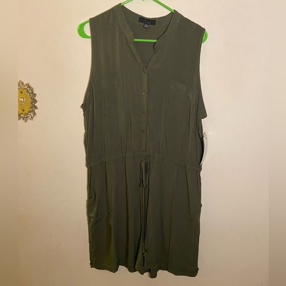 Kelly Renee Shorts Romper - Picture 1 of 12